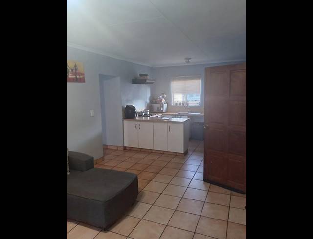 2 BEDROOM APARTMENT FOR SALE IN CRYSTAL PARK